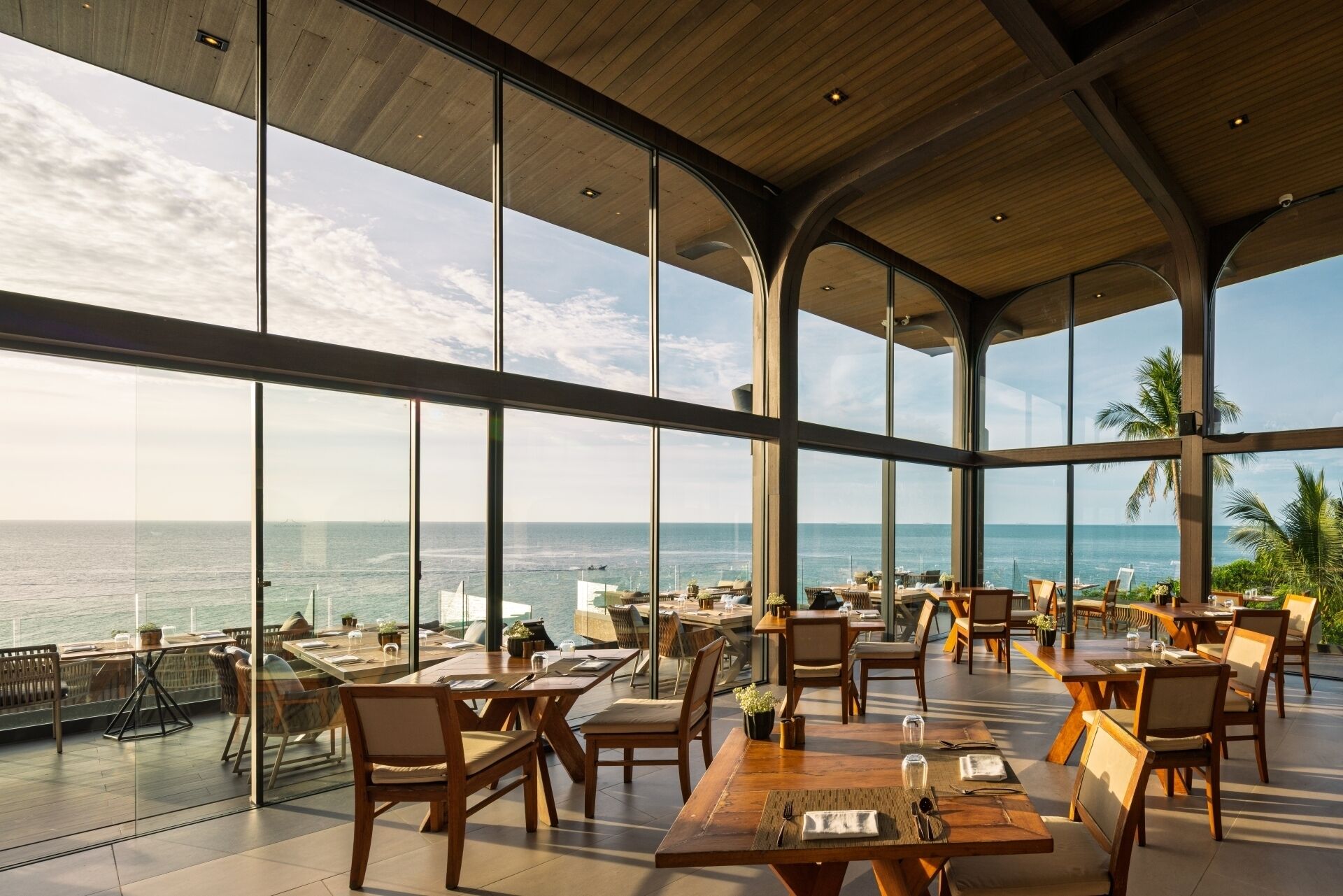 4 restaurantes; se sirve desayuno, almuerzo, cena y brunch