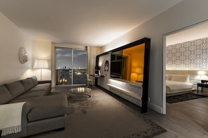 Egyptian cotton sheets, premium bedding, down comforters, minibar