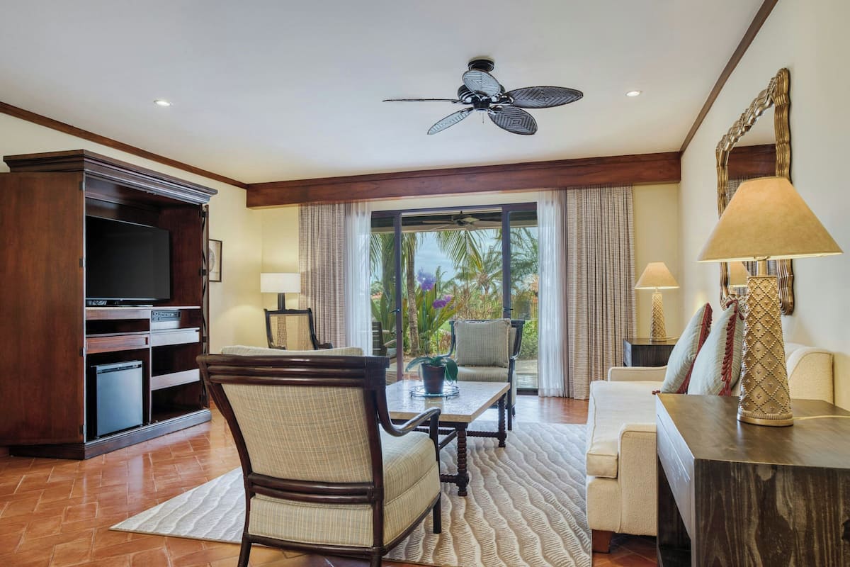 Suite, 1 camera da letto, balcone | Lounge | 3 bar/lounge, bar a bordo piscina