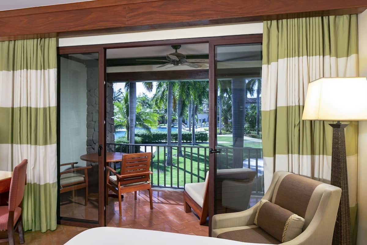 Living area | 36-inch Smart TV with cable channels, TV, iPod dock