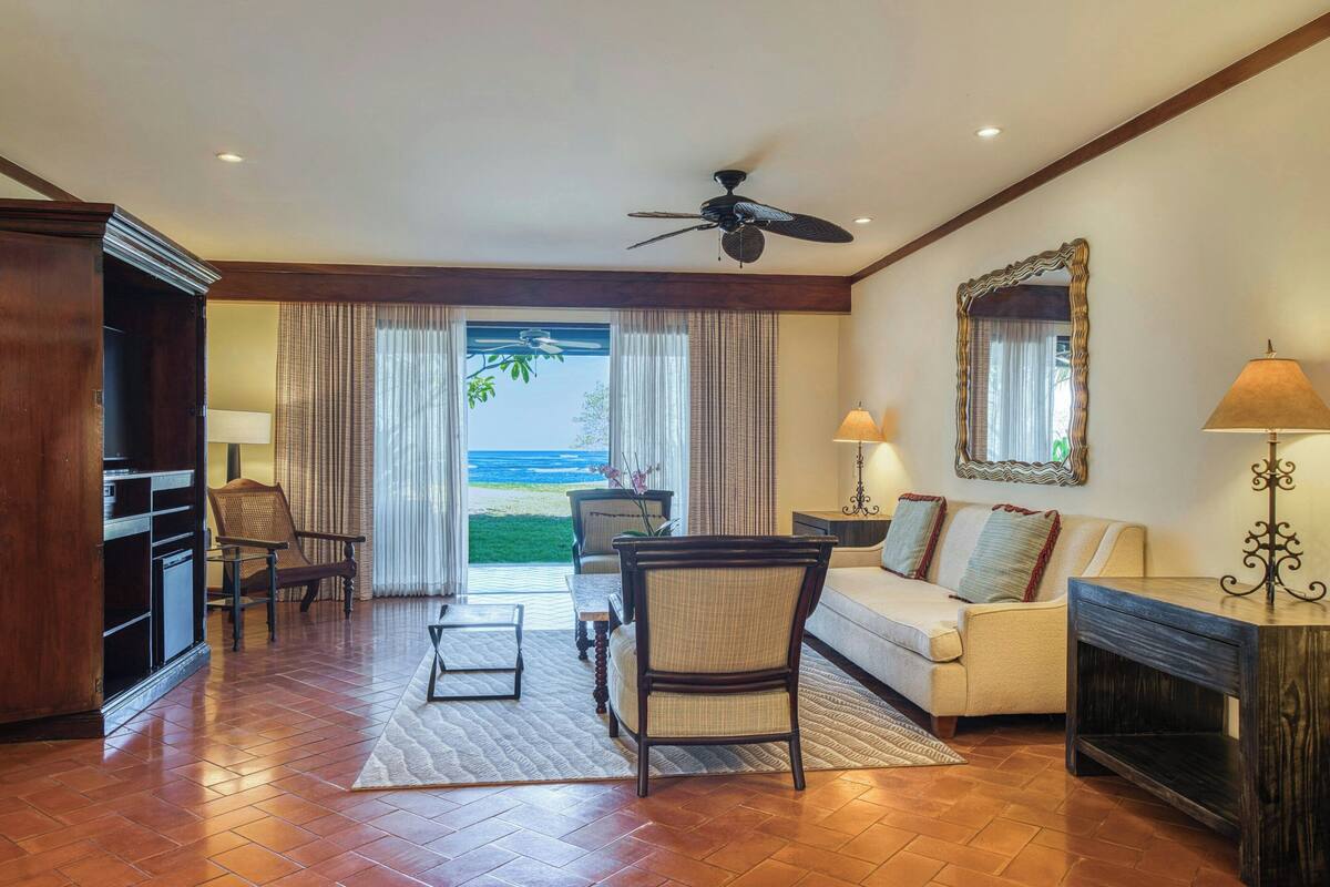 Suite, 1 Bedroom | Lounge | 3 bars/lounges, poolside bar