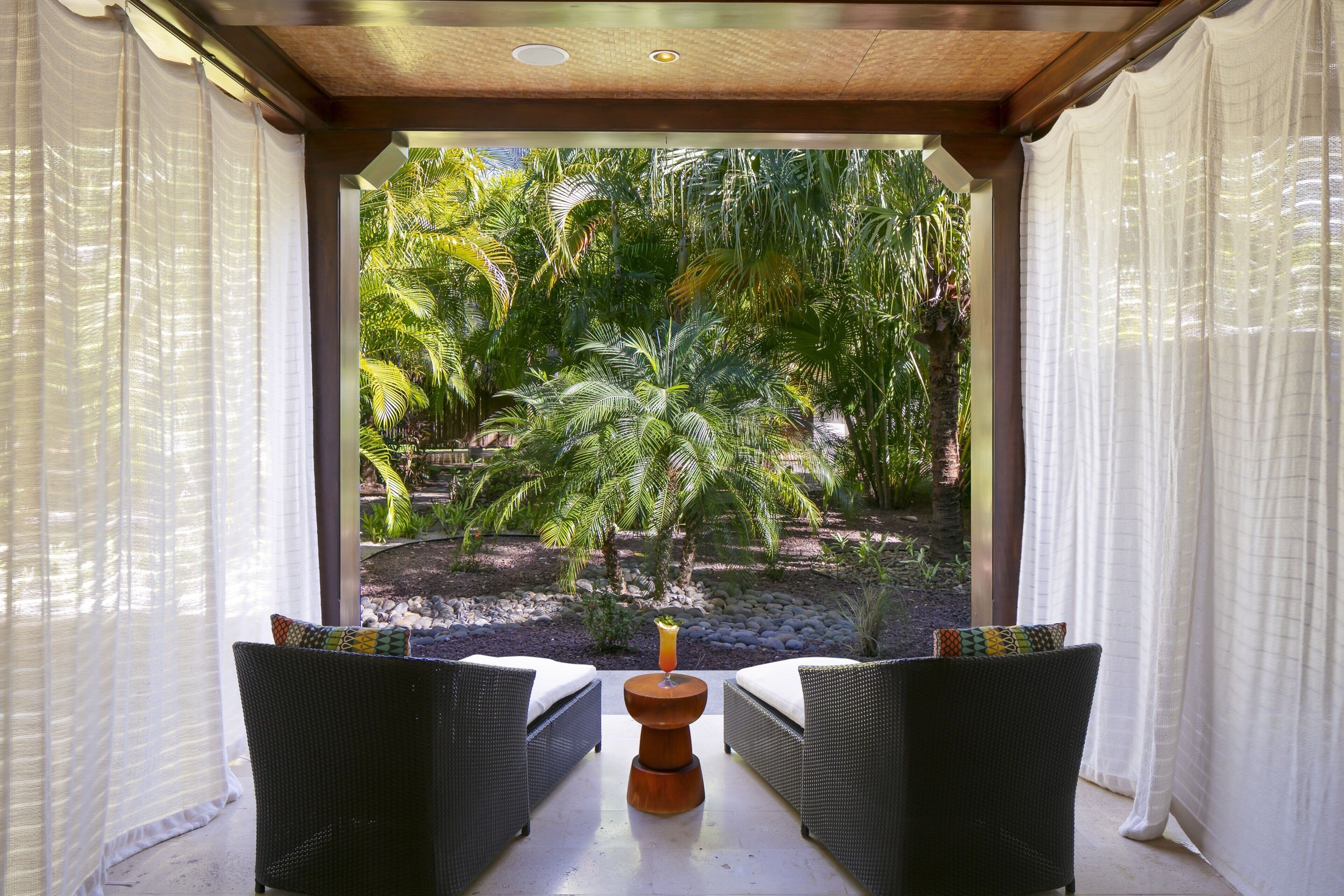 Couples treatment room(s), sauna, hot tub, steam room, body treatments