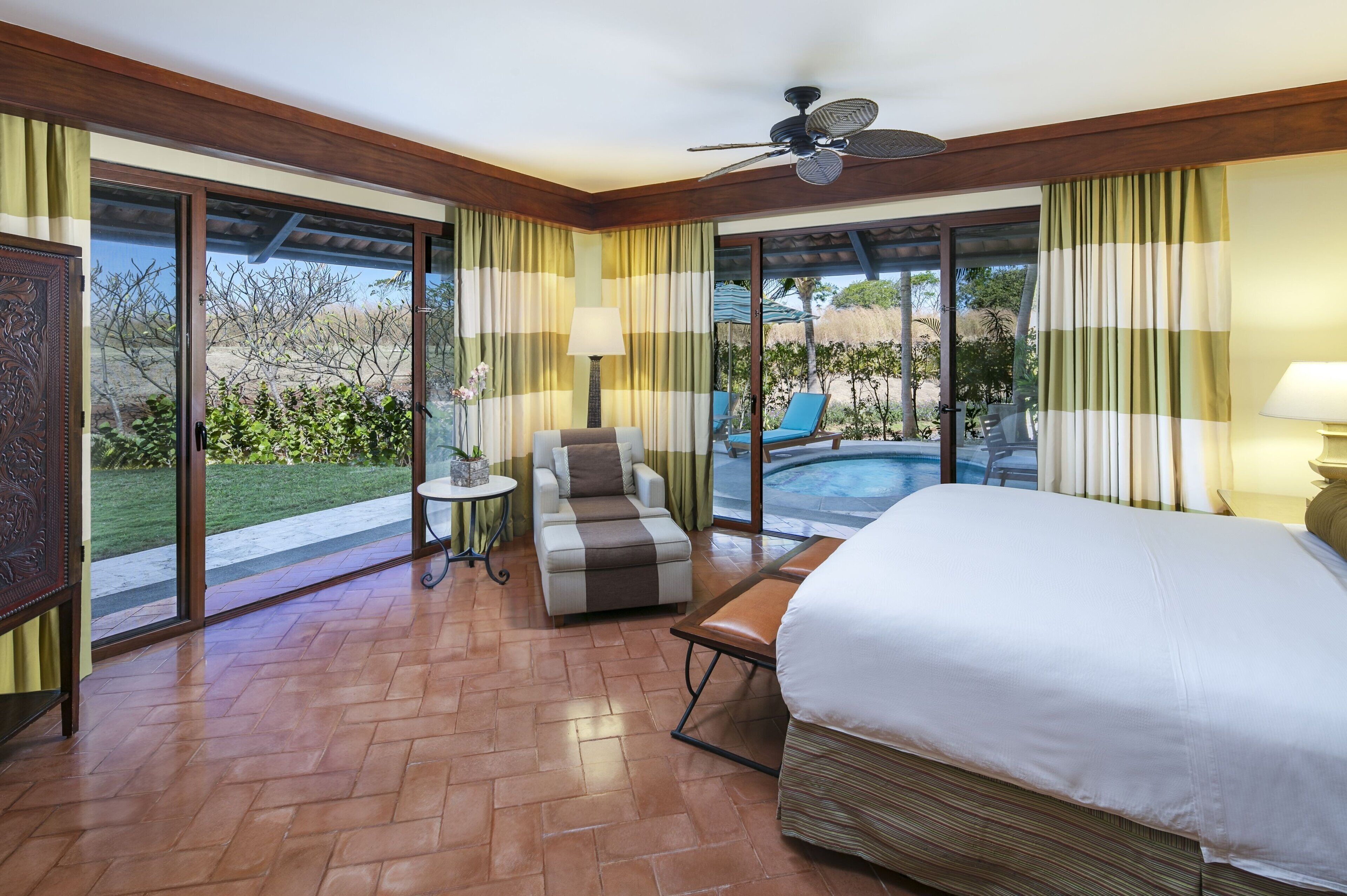 Egyptian cotton sheets, premium bedding, down comforters, pillowtop beds