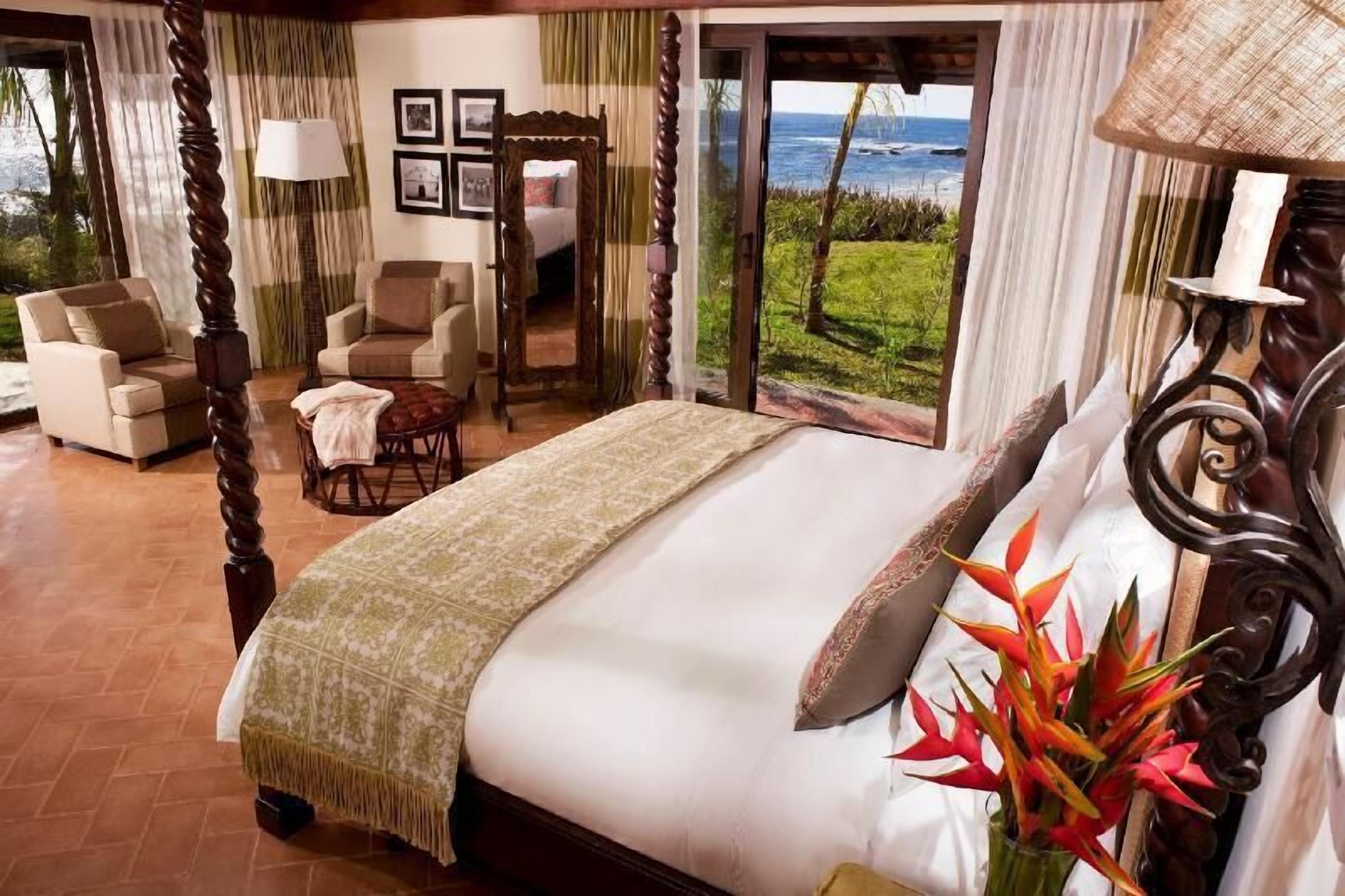 Egyptian cotton sheets, premium bedding, down comforters, pillowtop beds