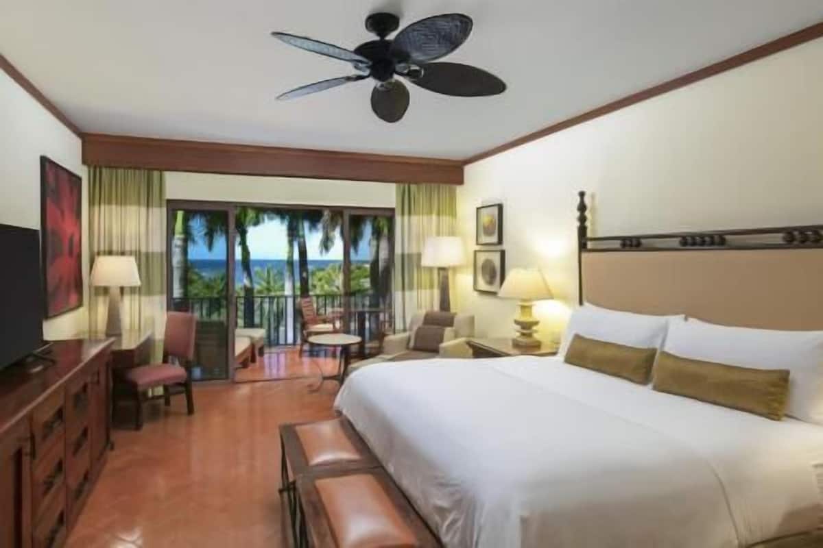 Egyptian cotton sheets, premium bedding, down comforters, pillowtop beds