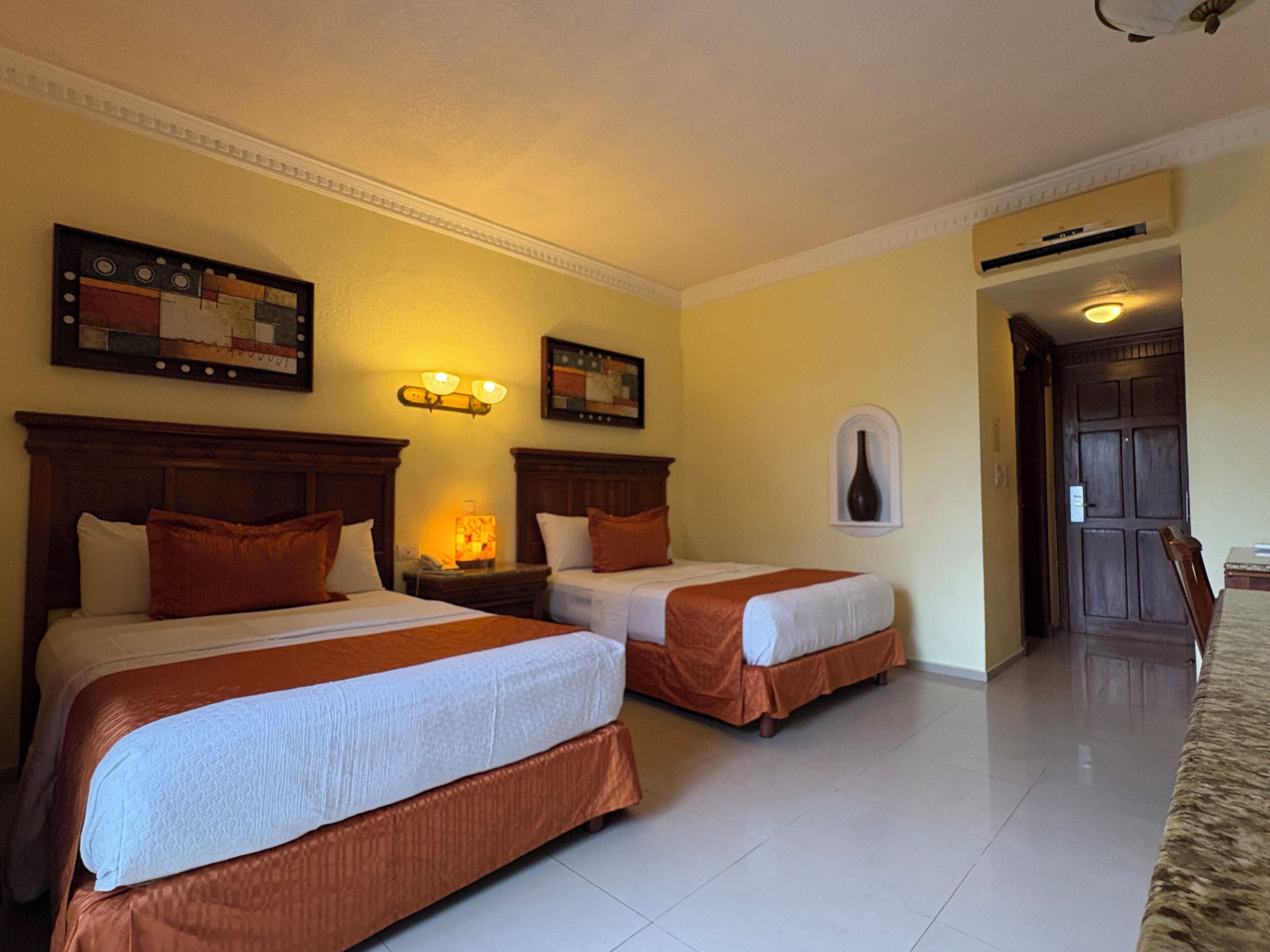 ملاءات من القطن المصري وأغطية فراش متميزة وألحفة محشوة بالريش