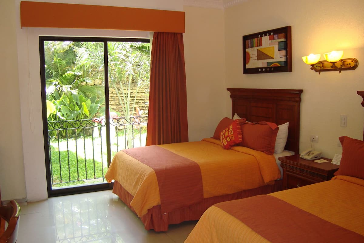 1 bedroom, Egyptian cotton sheets, premium bedding, down duvets