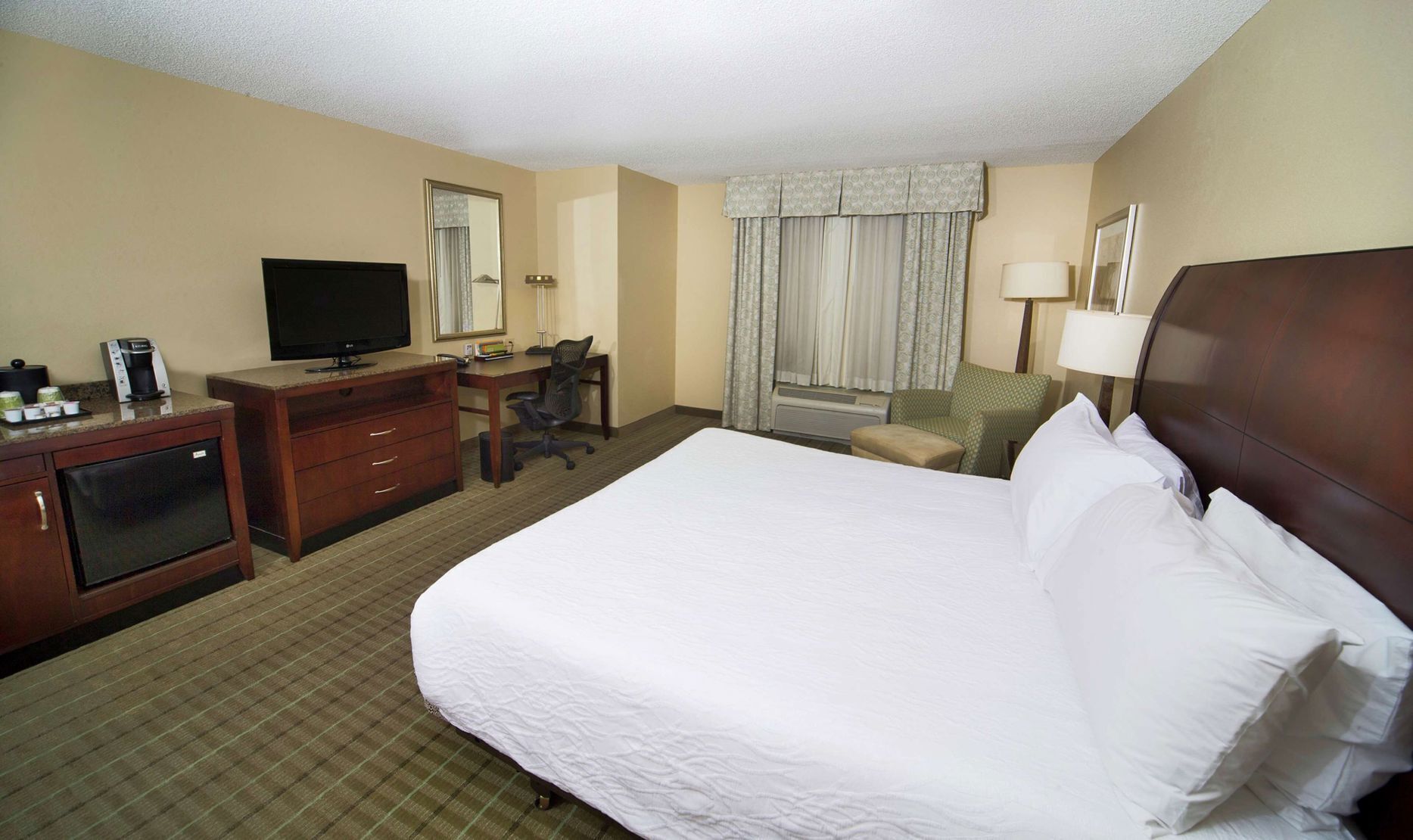 In-room safe, desk, iron/ironing board, free cots/infant beds