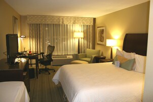 Caja de seguridad en la habitación y escritorio 