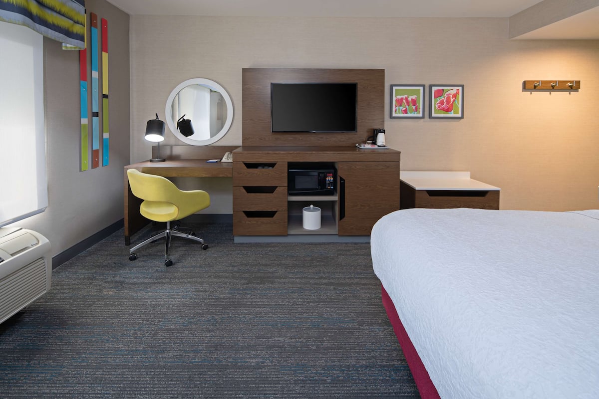 Premium bedding, in-room safe, desk, blackout curtains