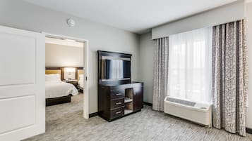 Hypo-allergenic bedding, in-room safe, desk, laptop workspace