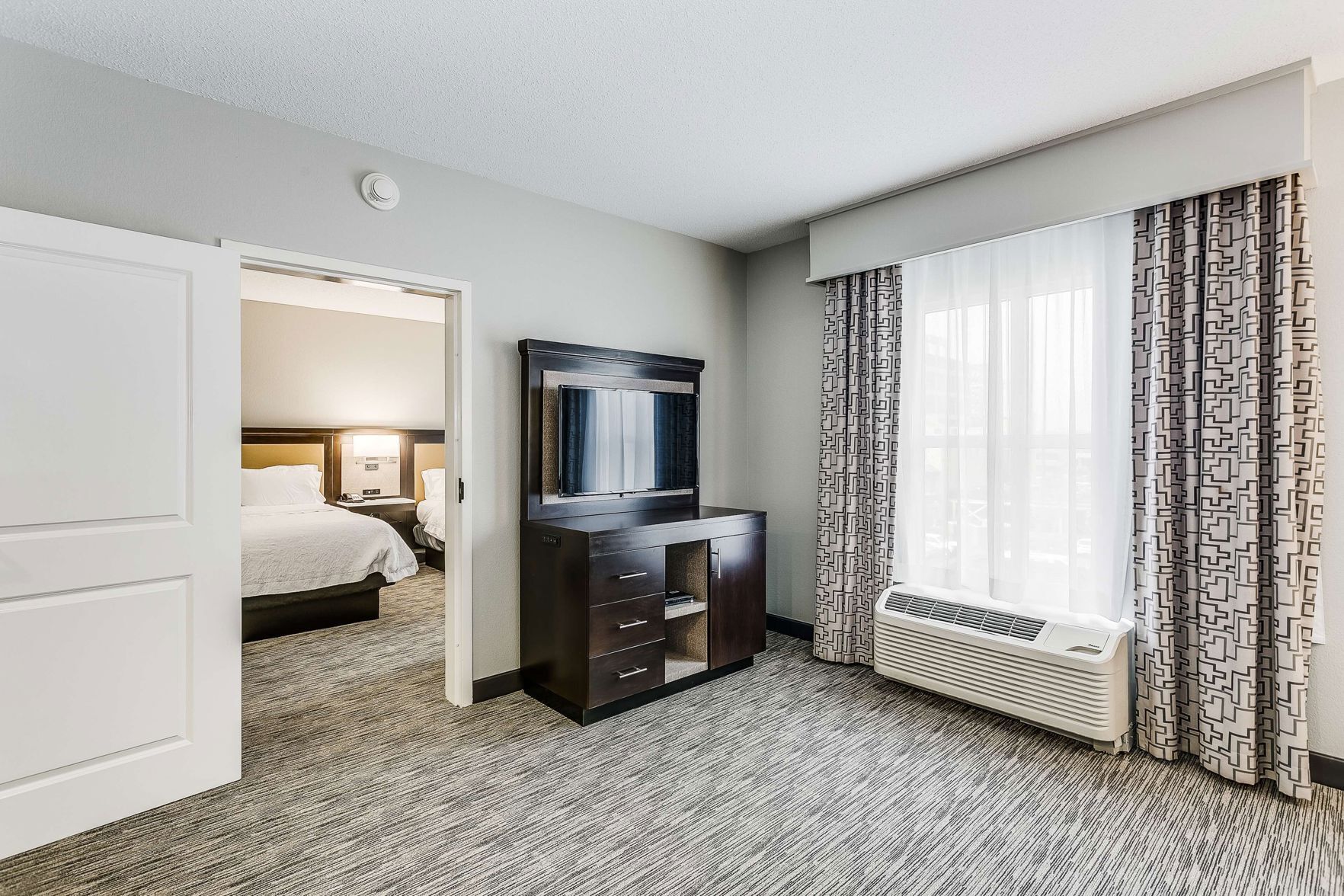 Hypo-allergenic bedding, in-room safe, desk, laptop workspace