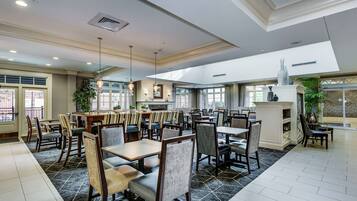 Desayuno buffet incluido todos los días