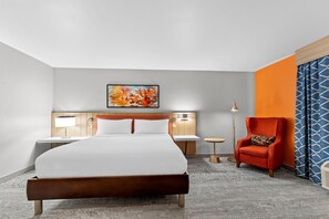 In-room safe, soundproofing, iron/ironing board, free WiFi