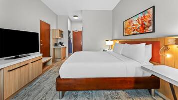 In-room safe, soundproofing, iron/ironing board, free WiFi
