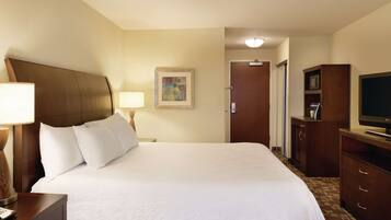 In-room safe, soundproofing, iron/ironing board, free WiFi