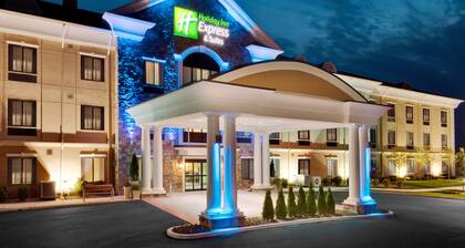 Holiday Inn Express & Suites Warminster - Horsham by IHG
