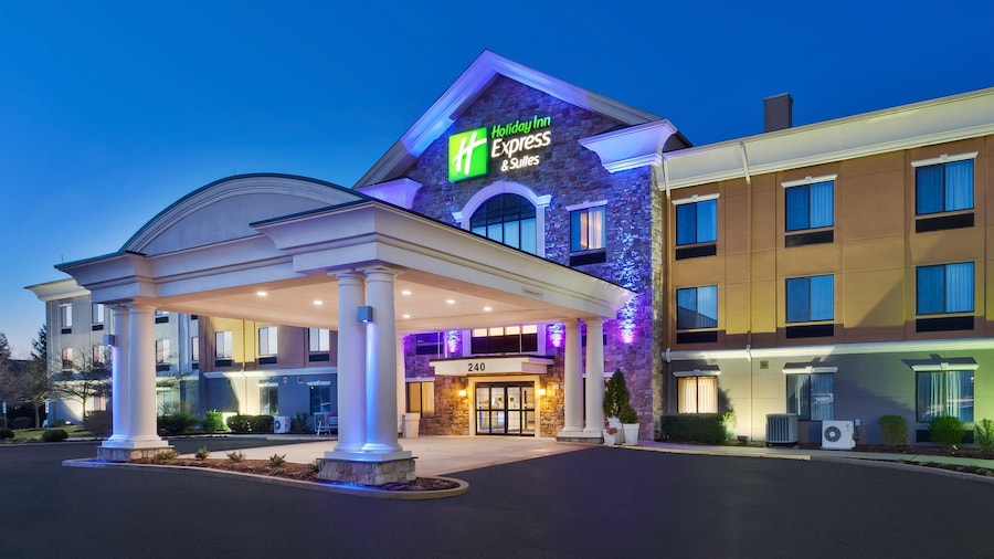 Holiday Inn Express & Suites Warminster - Horsham by IHG