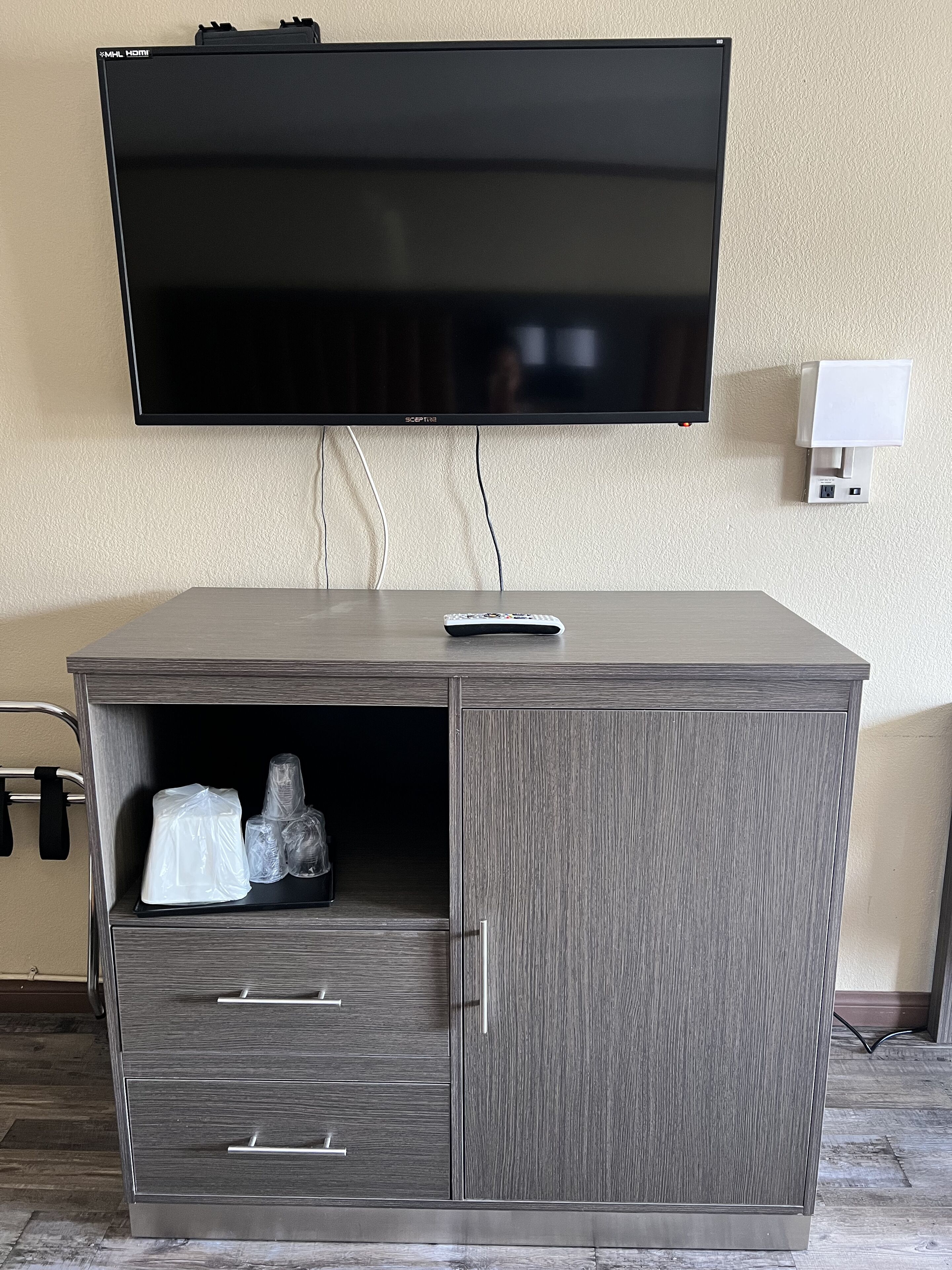 办公桌、熨斗/熨衣板、免费 WiFi