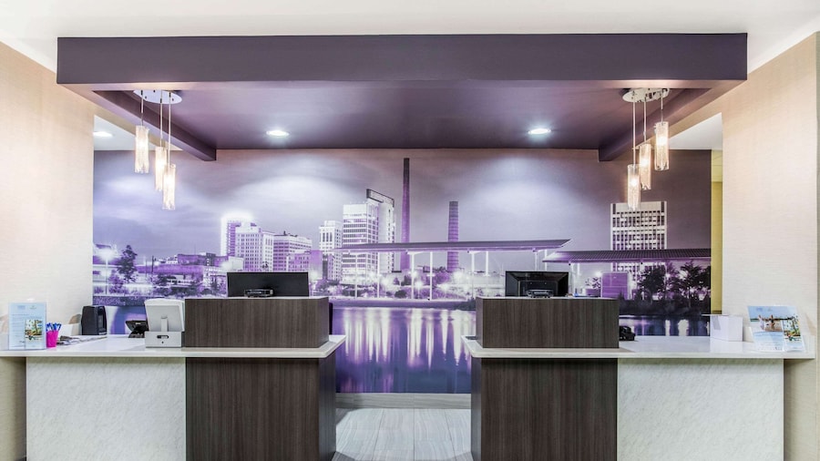 La Quinta Inn & Suites by Wyndham Fultondale Birmingham N