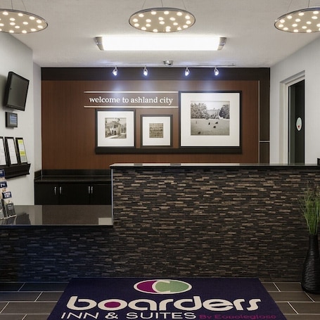 Reception. Boarders Inn & Suites by Cobblestone Hotels – Ashland City