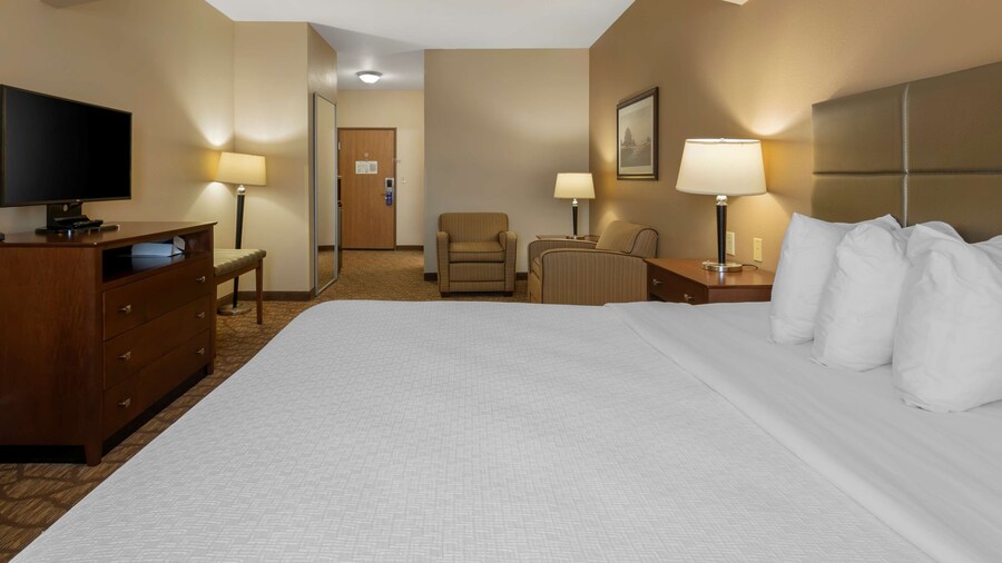 Best Western Plus Butterfield Inn