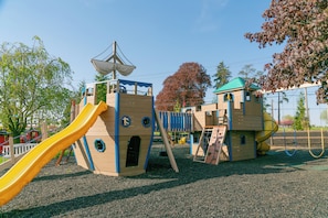 Área de juegos infantiles al aire libre