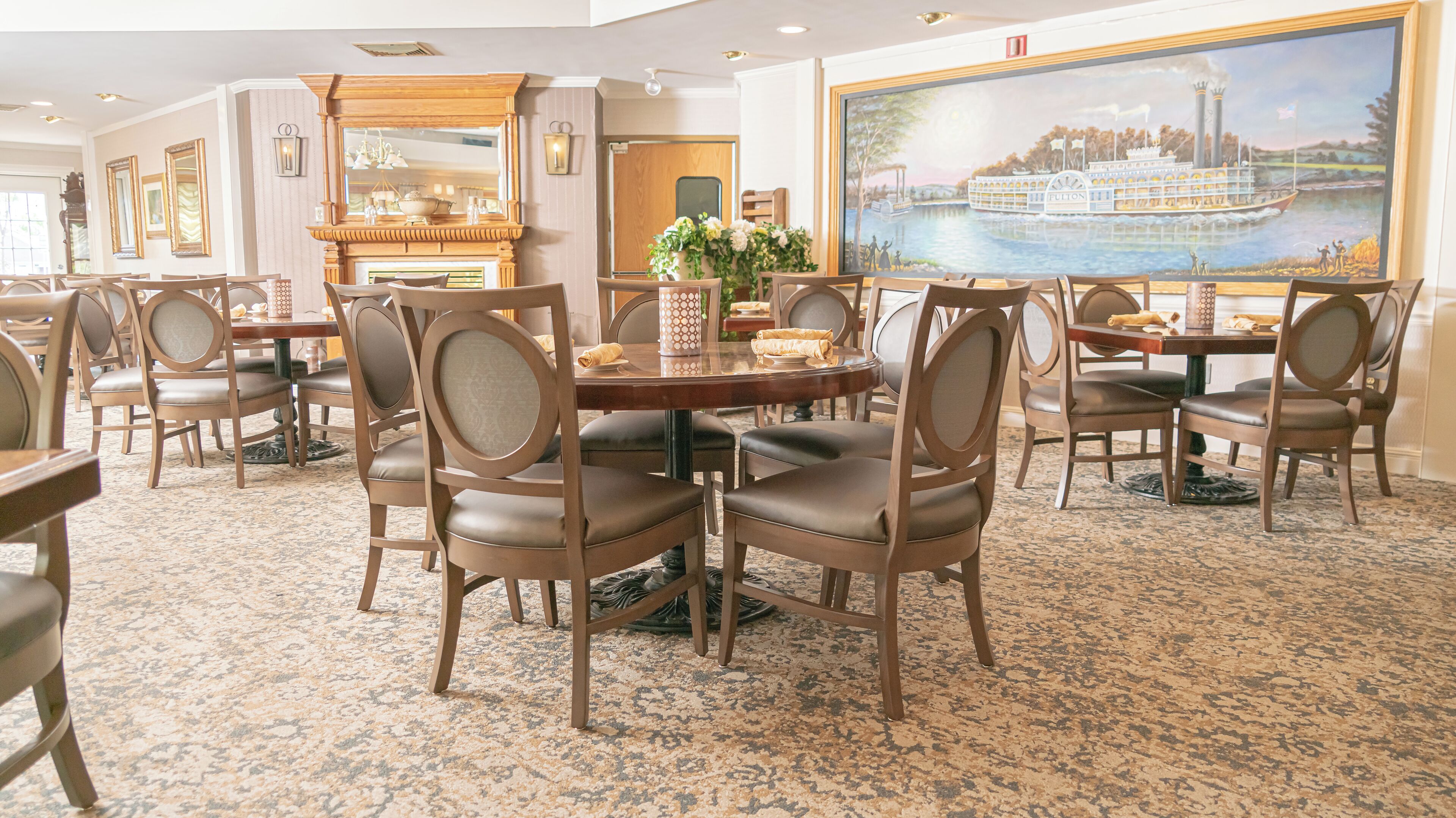 breakfast, lunch, dinner served; american cuisine