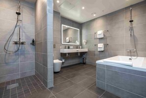 Suite, Nichtraucher | Badezimmer | Haartrockner, Fußbodenheizung (Badezimmer), Handtücher, Seife