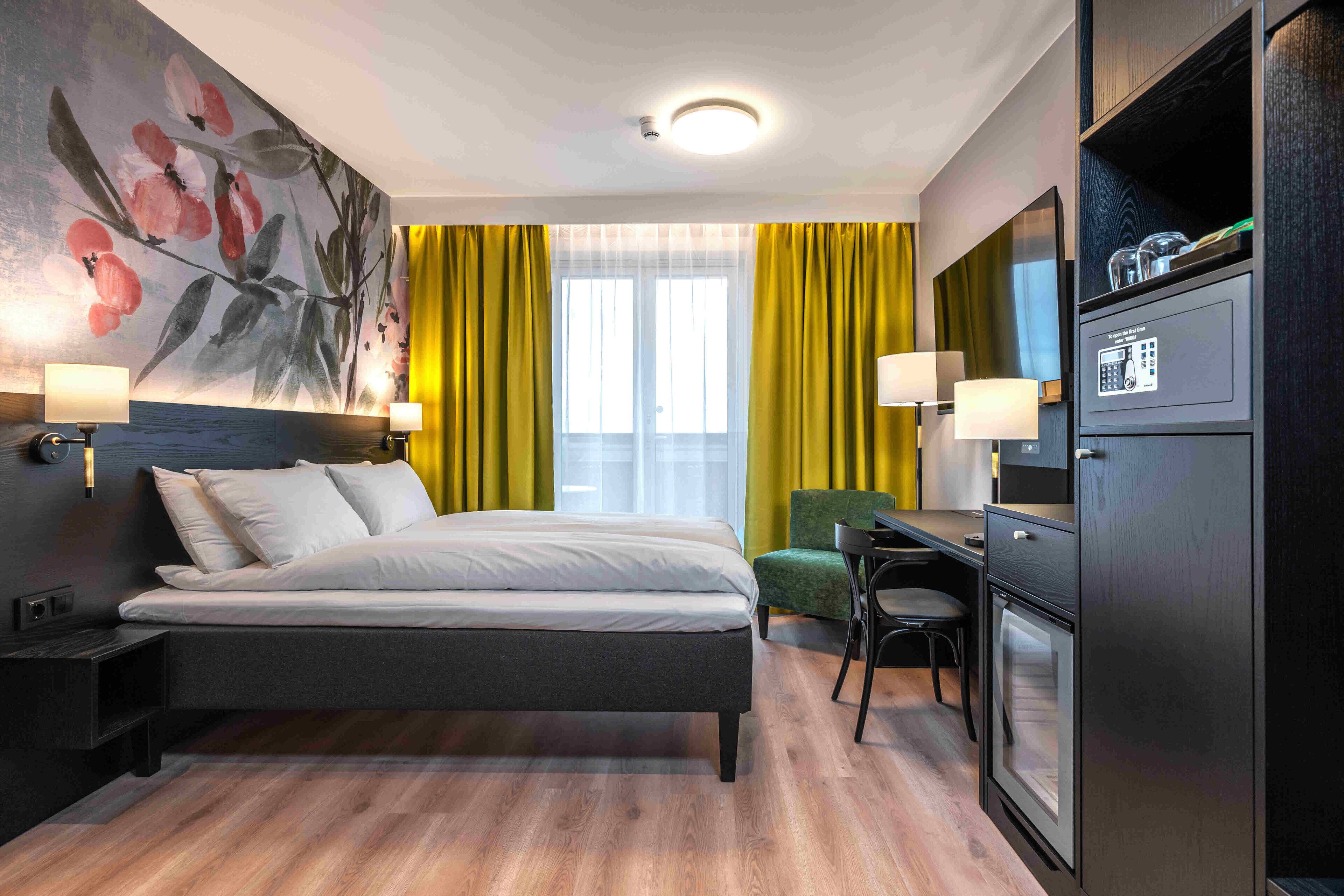 Colchones con pillow-top, cortinas blackout y sistema de insonorización 