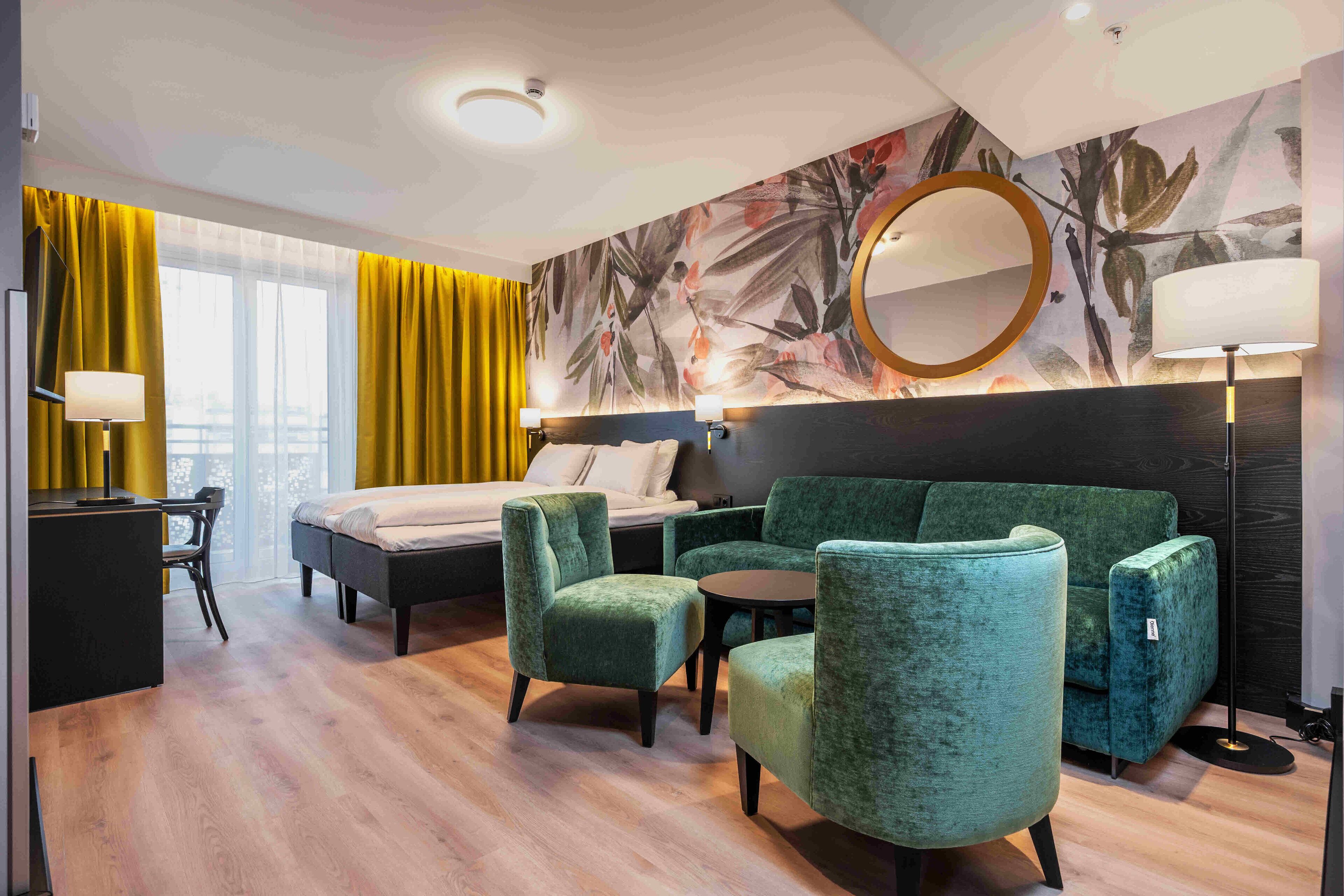 Family Room, Non Smoking (Standard) | Tilam berlapik, langsir/tirai gelap terus, kalis bunyi 