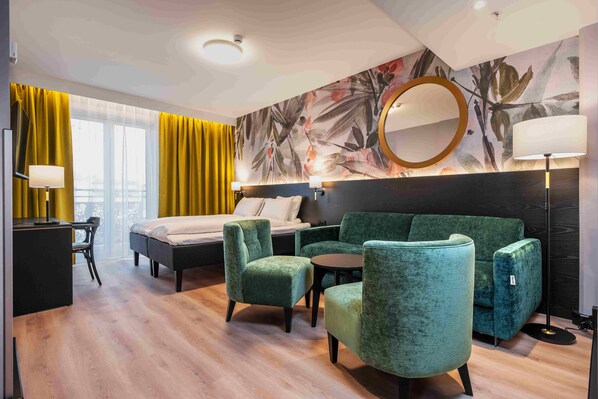 Family Room, Non Smoking (Standard) | Pillowtop beds, blackout drapes, soundproofing, iron/ironing board