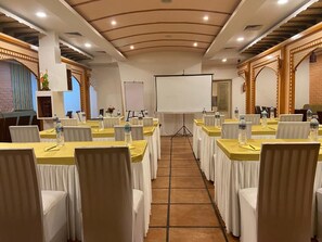 Lobby - Silicrest Hotel (Bengaluru)