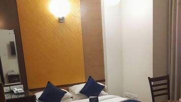 Chambre Standard | Draps en coton égyptien, literie de qualité supérieure, minibar