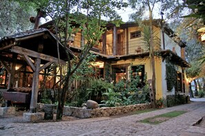 บริเวณภายนอก