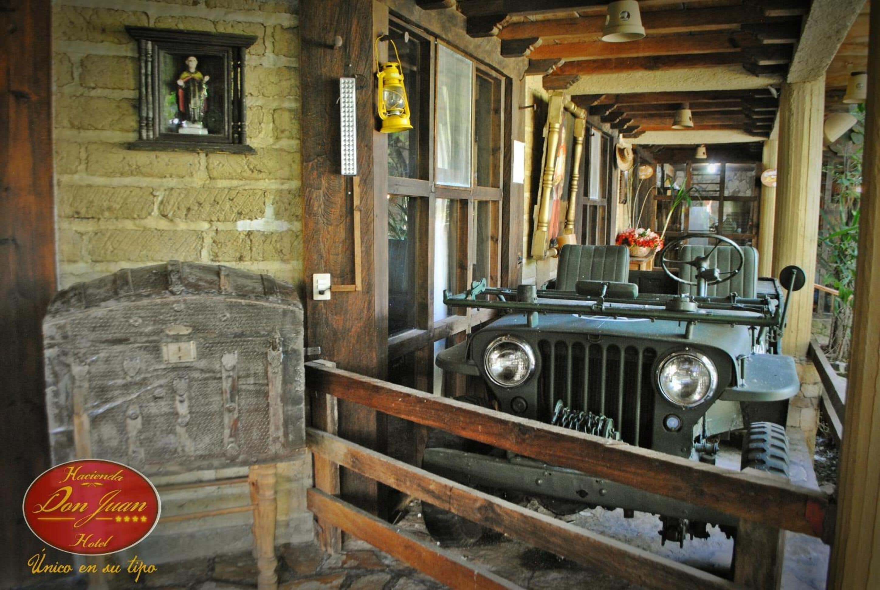 breakfast and dinner served, international cuisine