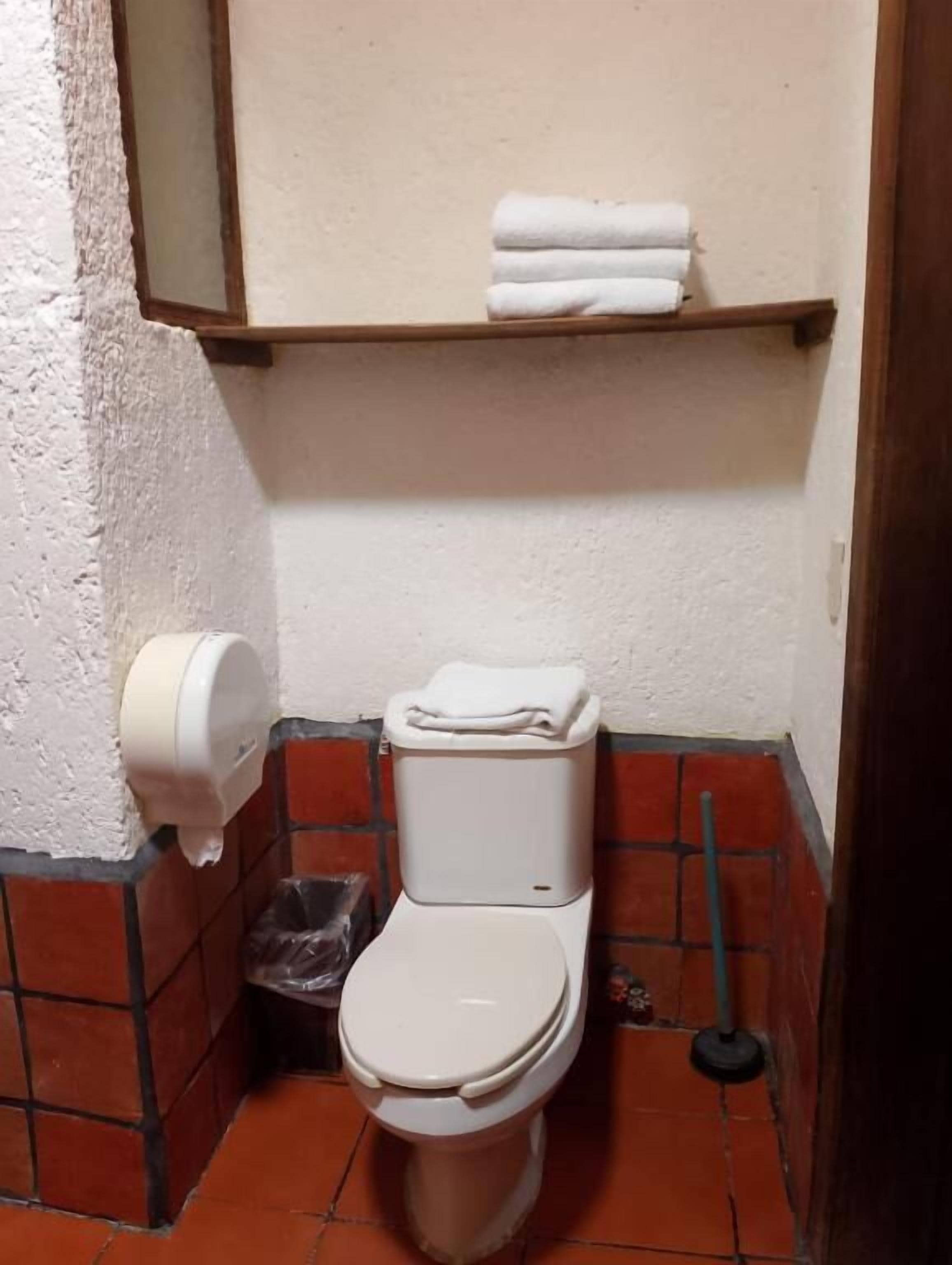 shower, free toiletries, hair dryer, slippers