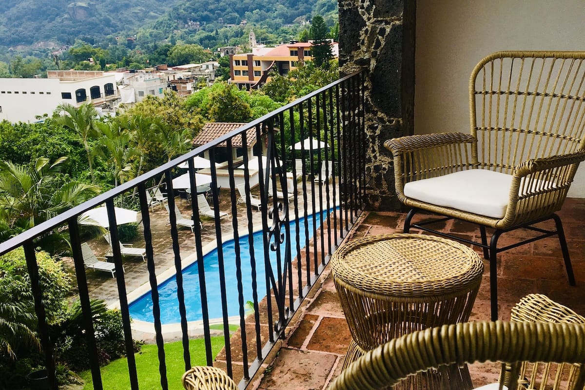 Junior Suite with Terrace and Beautiful View | 1 間睡房、高級寢具、特厚豪華床墊、房內夾萬