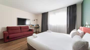 Chambre Supérieure, 1 lit double | Coffres-forts dans les chambres, rideaux occultants