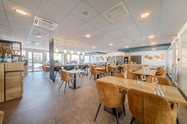 Spécialités Cuisine locale et internationale