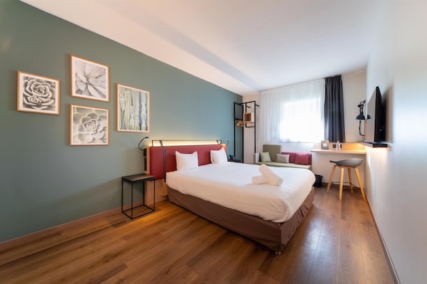 In-room safe, blackout curtains, soundproofing, iron/ironing board