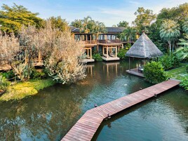 Suite, 2 Katil Bujang (Single), Terrace, Lagoon View | Bar mini, peti besi dalam bilik, langsir/tirai gelap terus 