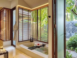 Villa, 2 Bedrooms, Oceanfront | Bathroom