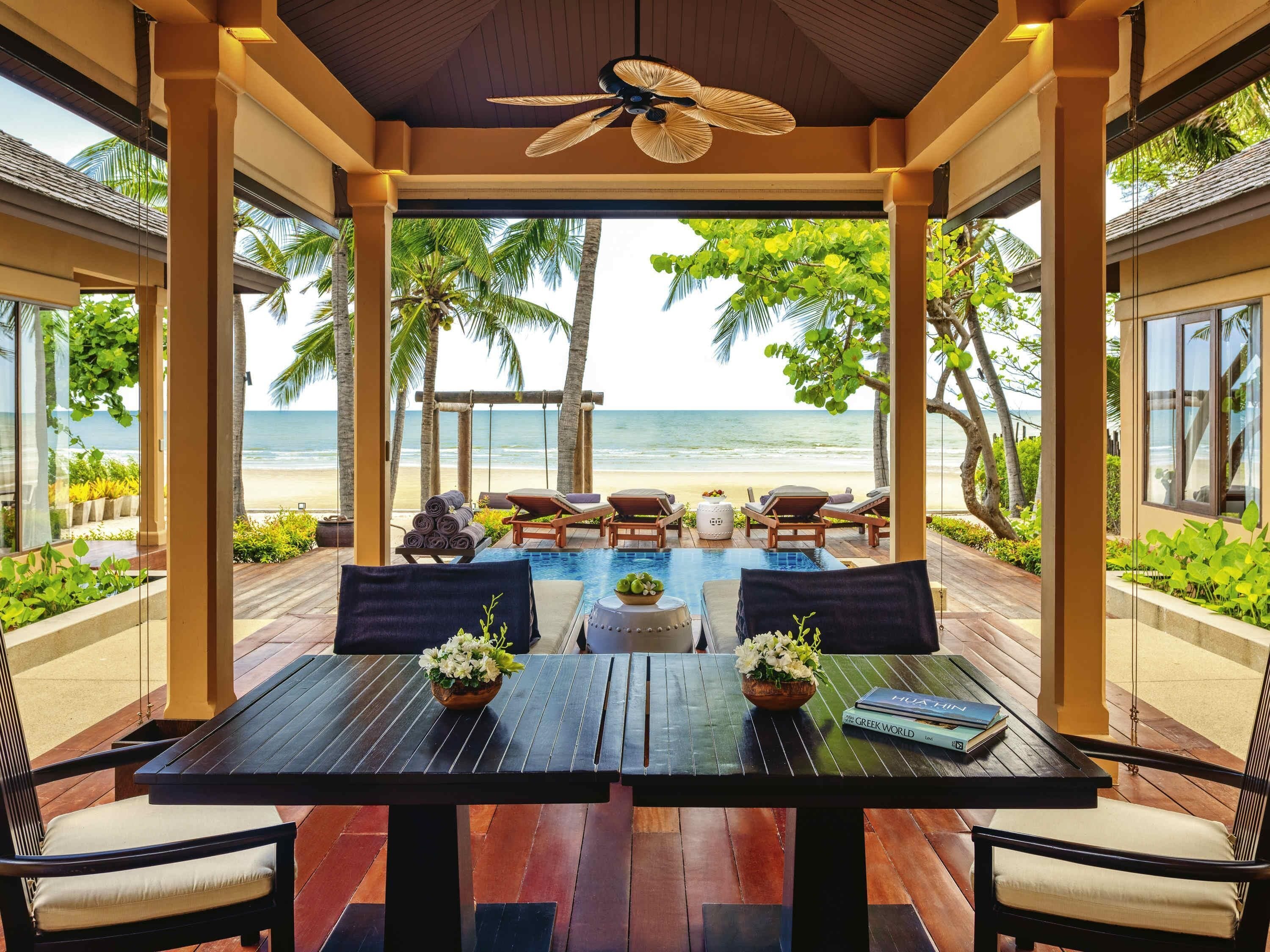 Vila, 2 kamar tidur, tepi laut | Minibar, brankas, tirai kedap cahaya, dan setrika/meja setrika