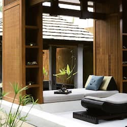 Couples treatment rooms, hot tub, steam room, body treatments
