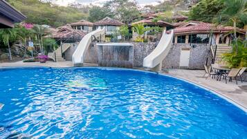 Outdoor pool, pool loungers