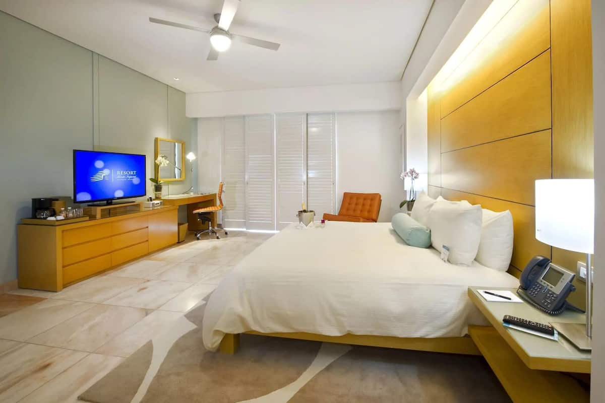 Couette en duvet d'oie, coffres-forts dans les chambres, bureau