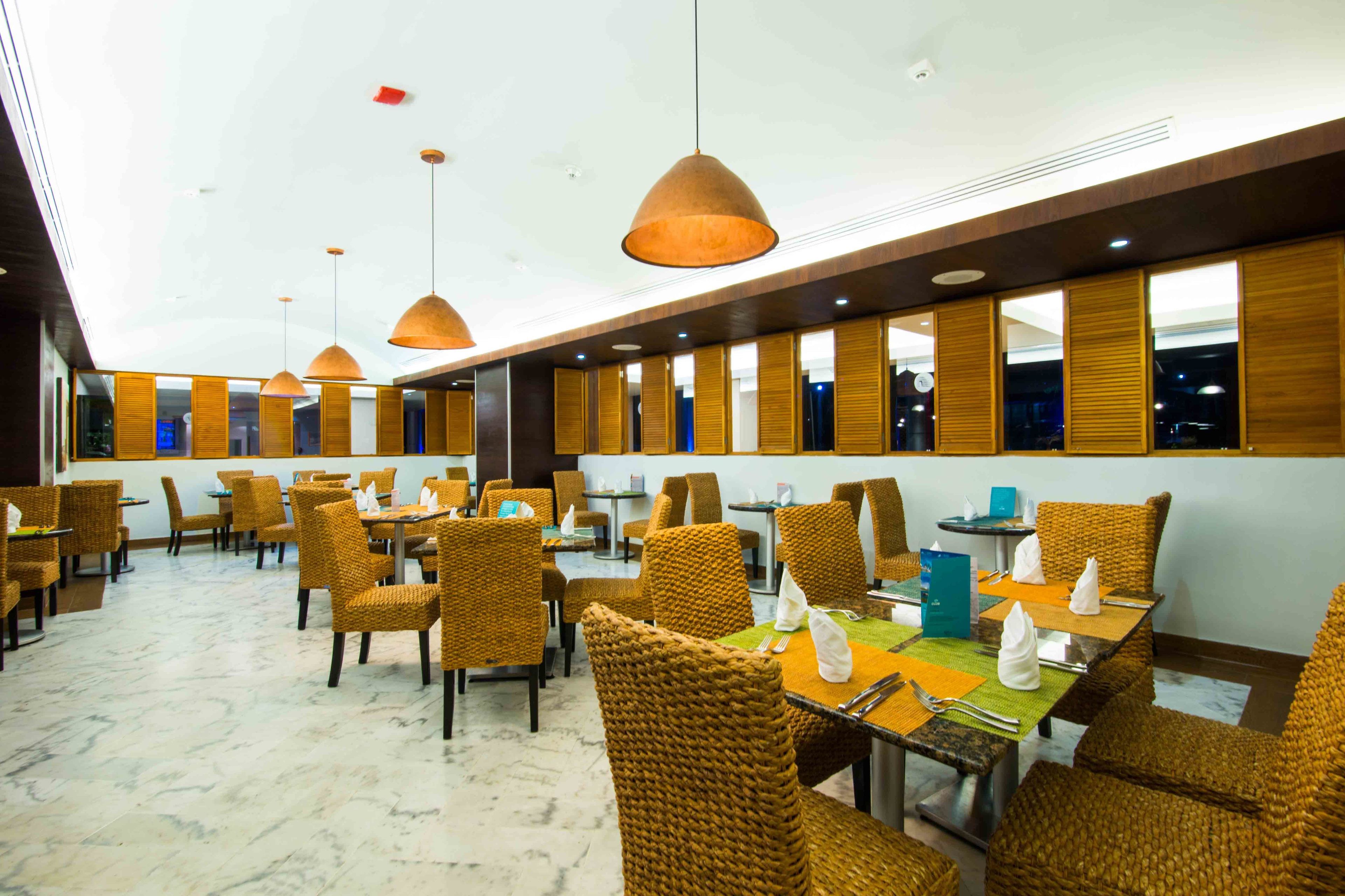 Desayuno buffet todos los días (con cargo)