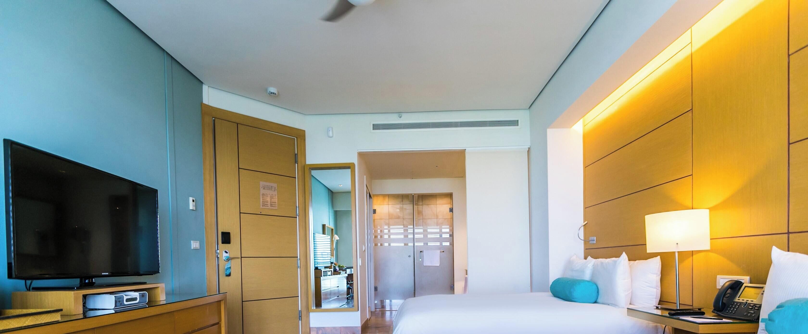 Superior Double Beds  +  Concert Included | Daunenbettdecken, Zimmersafe, Schreibtisch