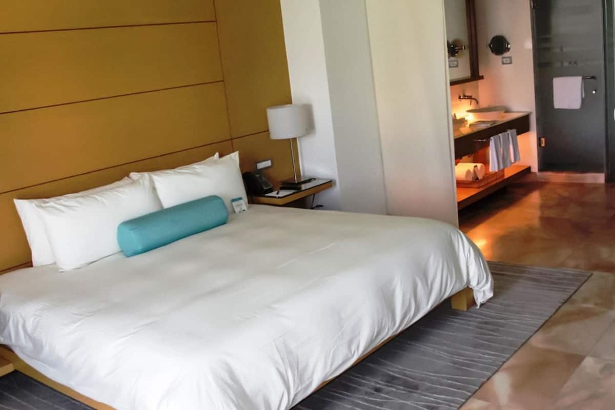 Couette en duvet d'oie, coffres-forts dans les chambres, bureau